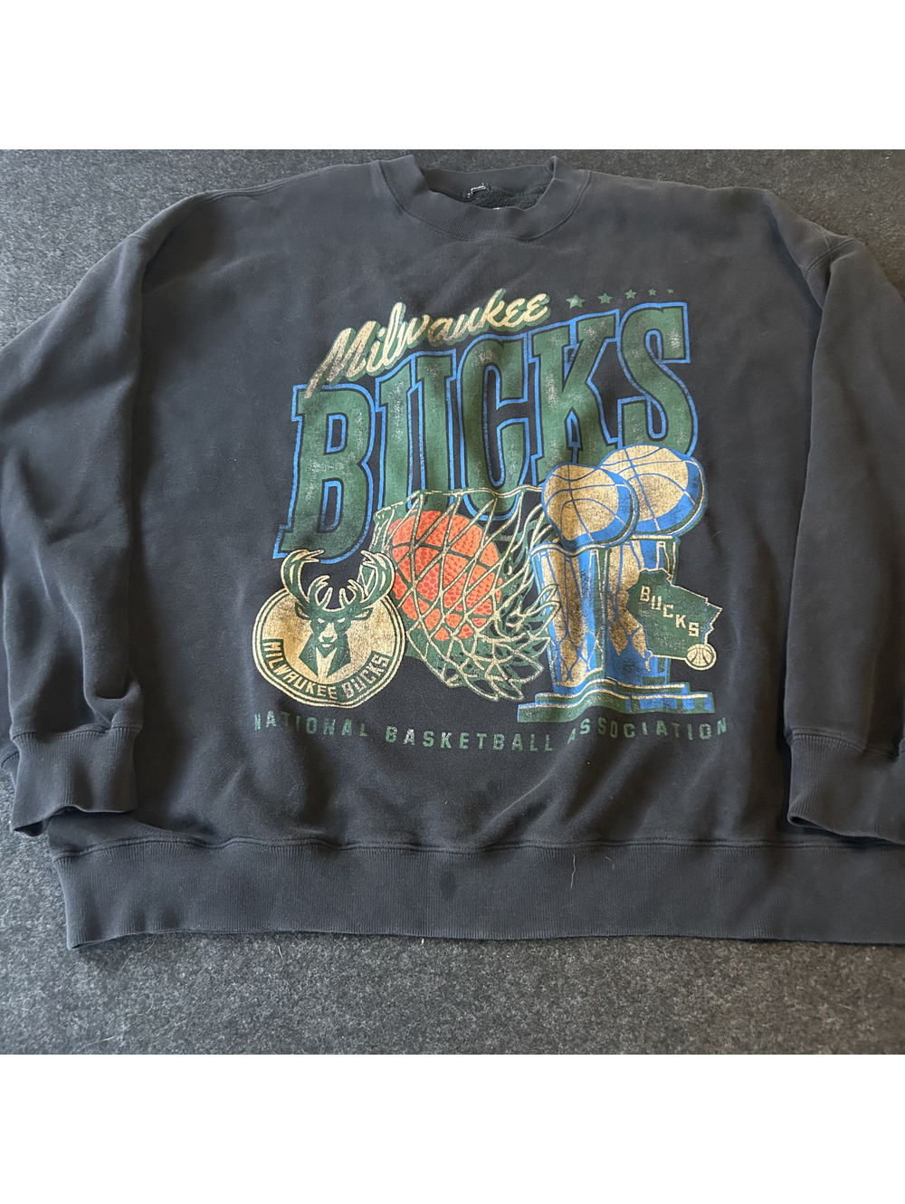 Abercrombie & Fitch NBA Milwaukee Bucks Oversized Crewneck Mens XXL Black